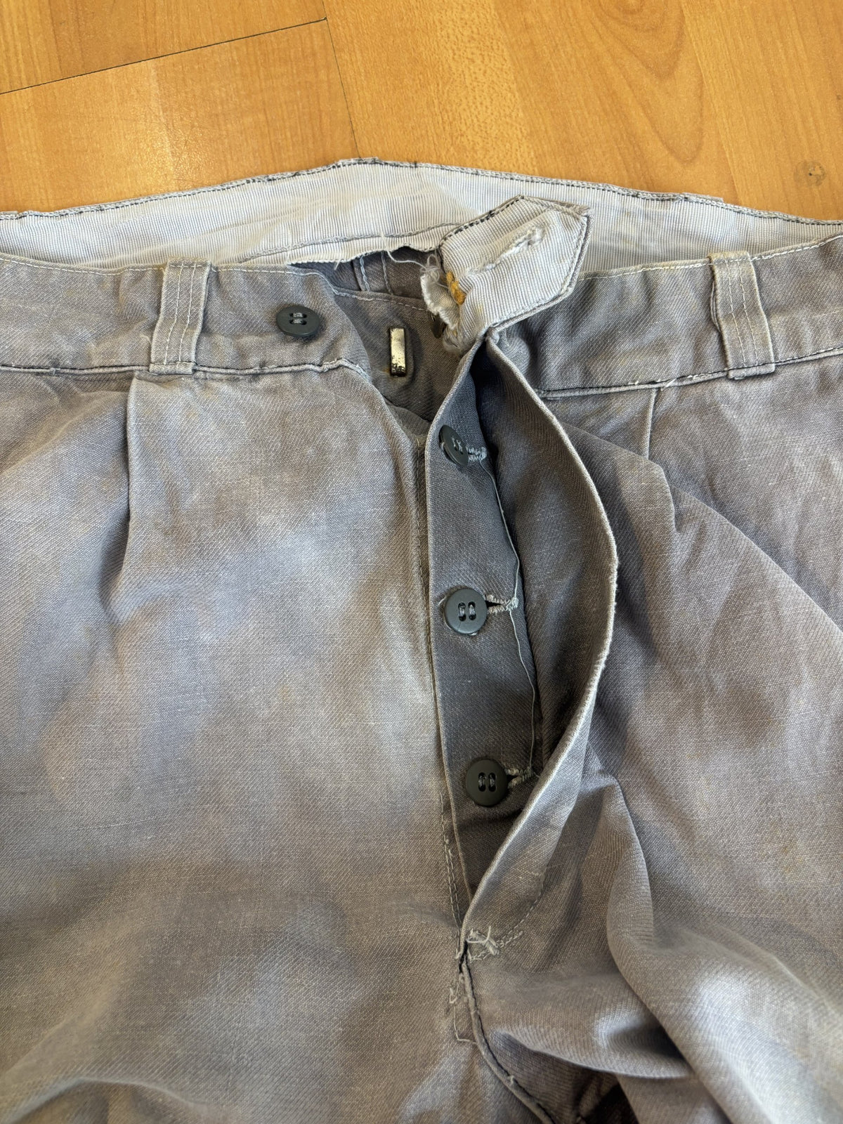 Le Pigeon Voyageur blue grey moleskin pants with pleated front and vintage pocket liner.