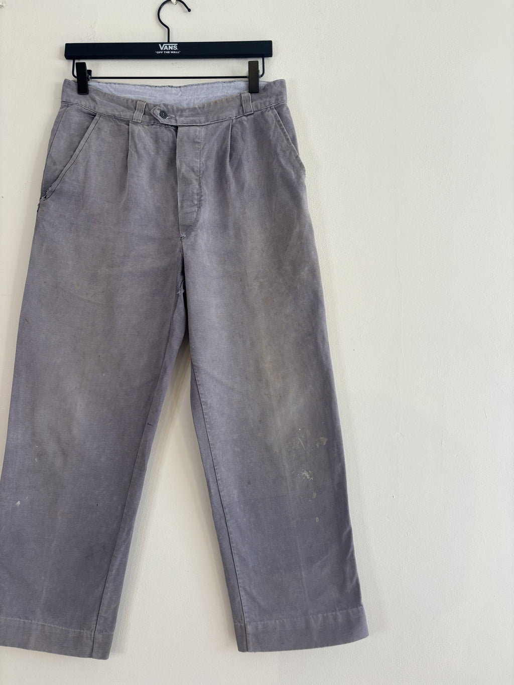 Le Pigeon Voyageur blue grey moleskin pants with pleated front and vintage pocket liner.