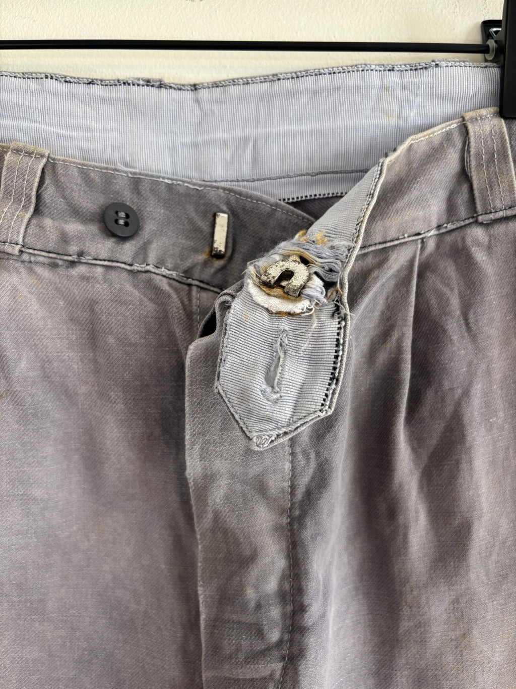 Le Pigeon Voyageur blue grey moleskin pants with pleated front and vintage pocket liner.