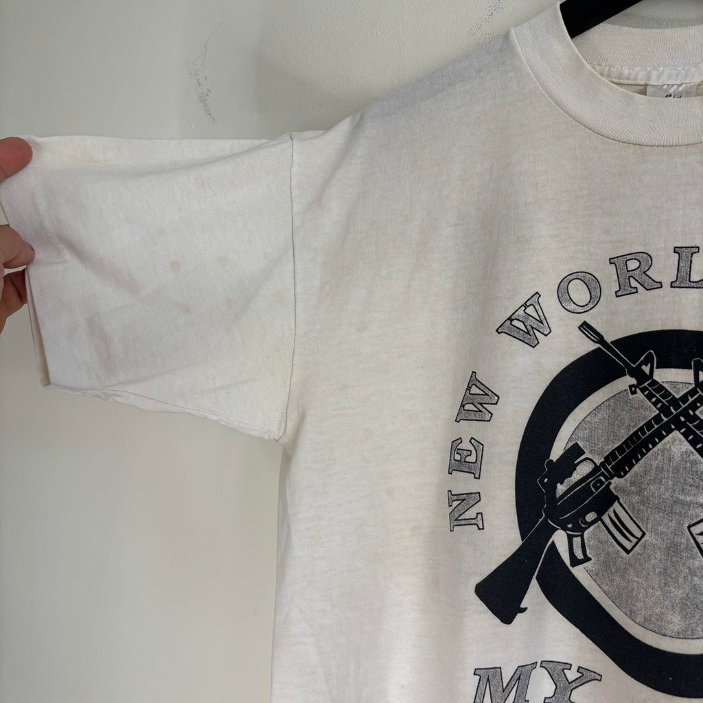 Belton vintage graphic t-shirt off-white with black and grey crossed rifles design
